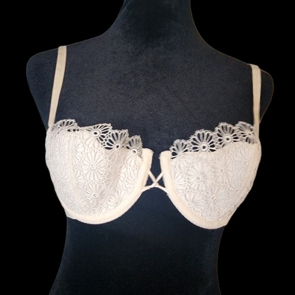 🌻Vintage Victoria Secret Daisy Bra - Picture 3 of 9
